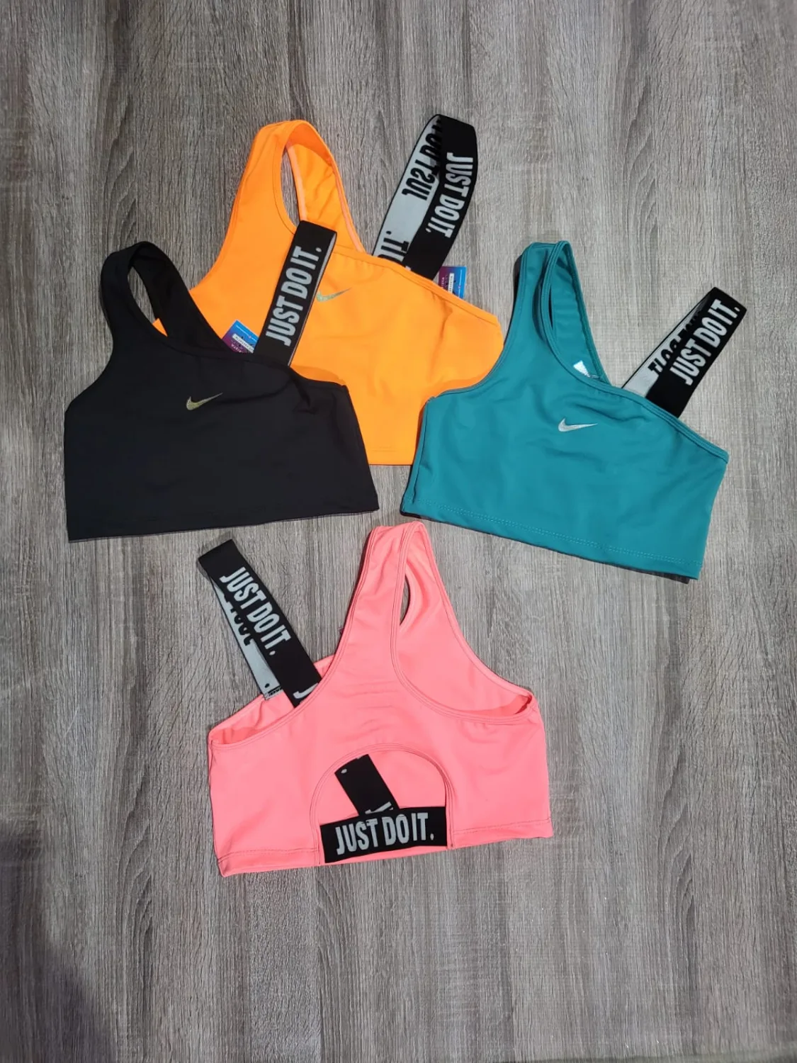 Top Nike Modelo 1