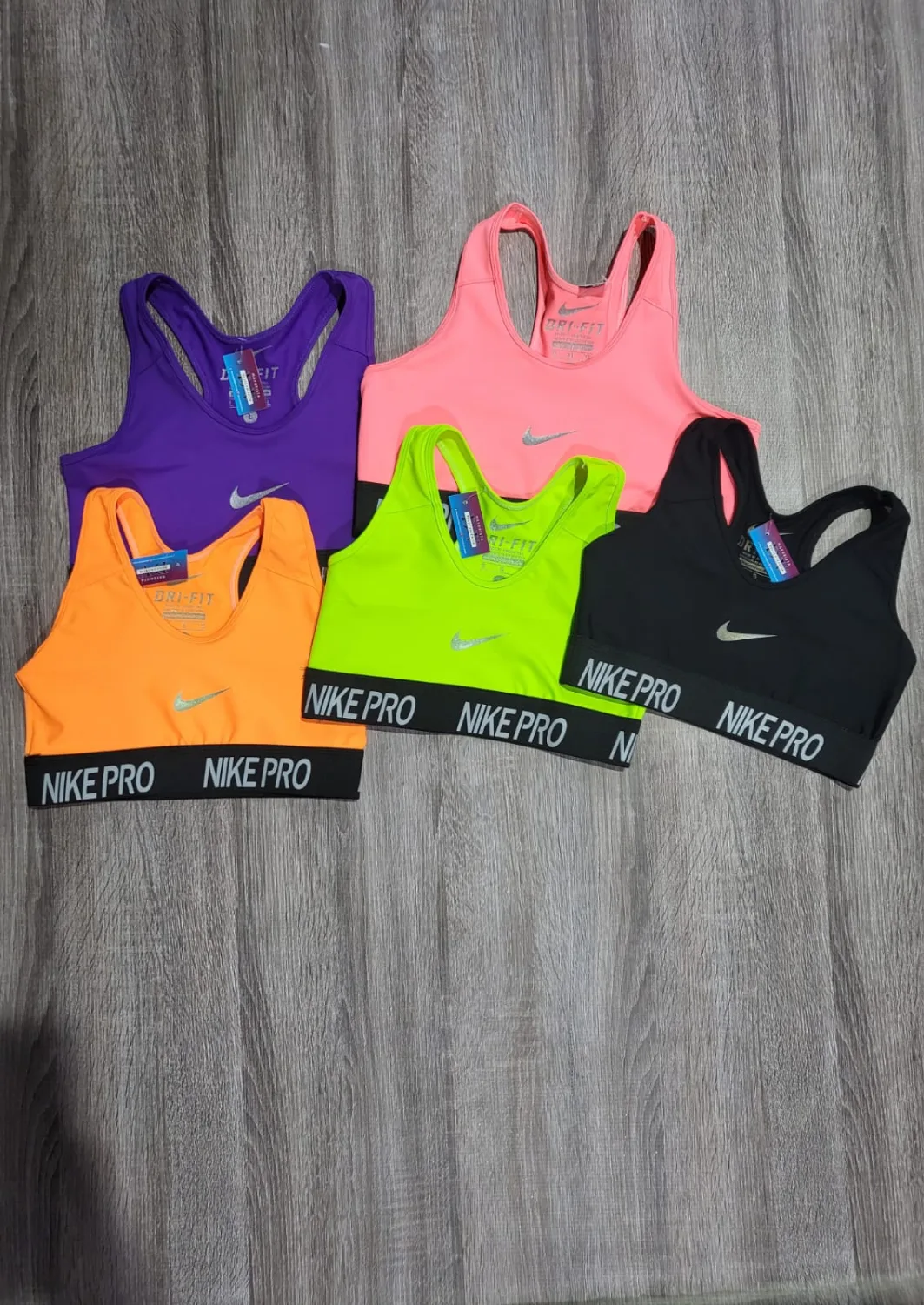 Top Nike Modelo 3